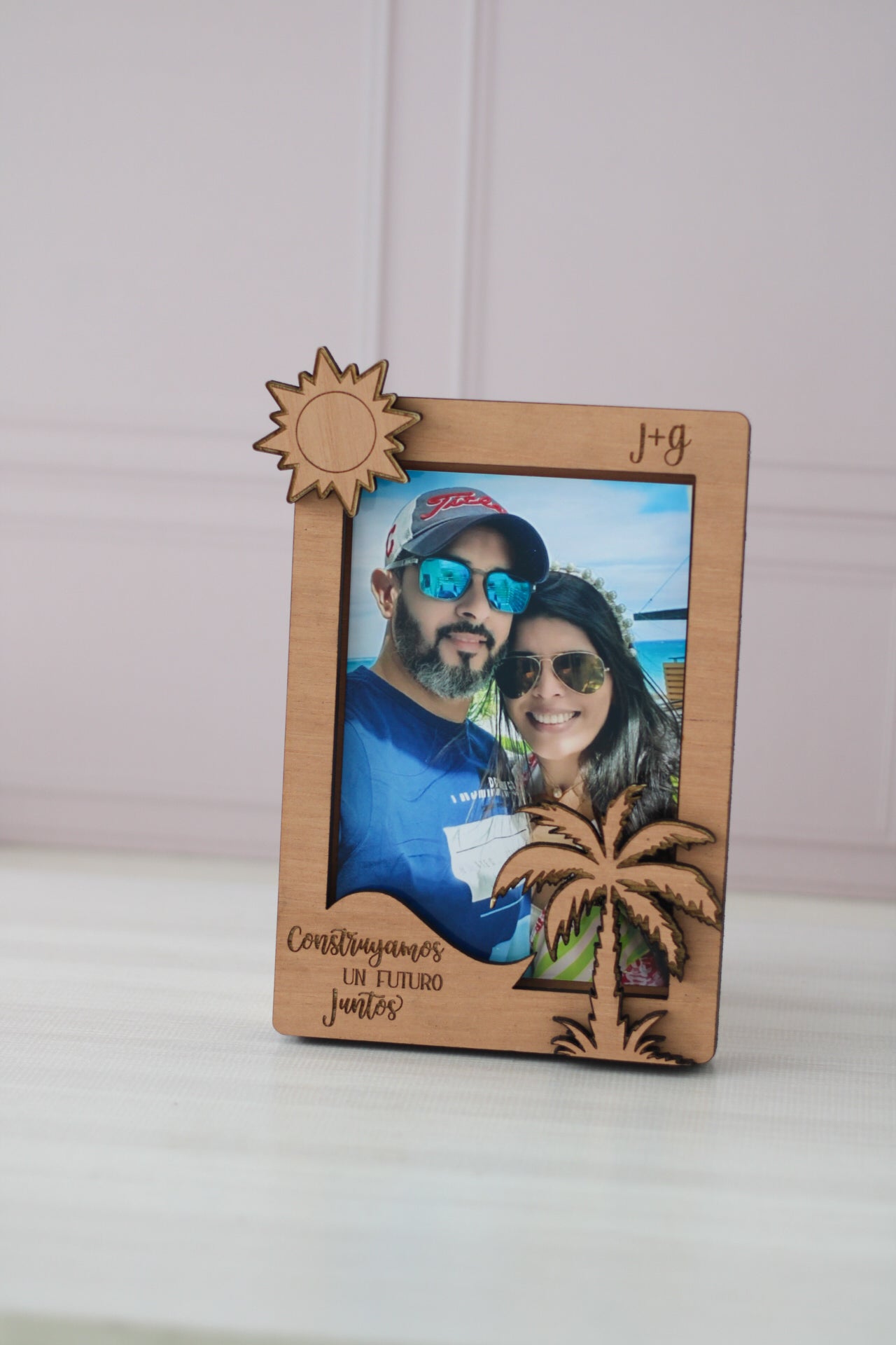 Porta Retrato de Madera Amor Tropical