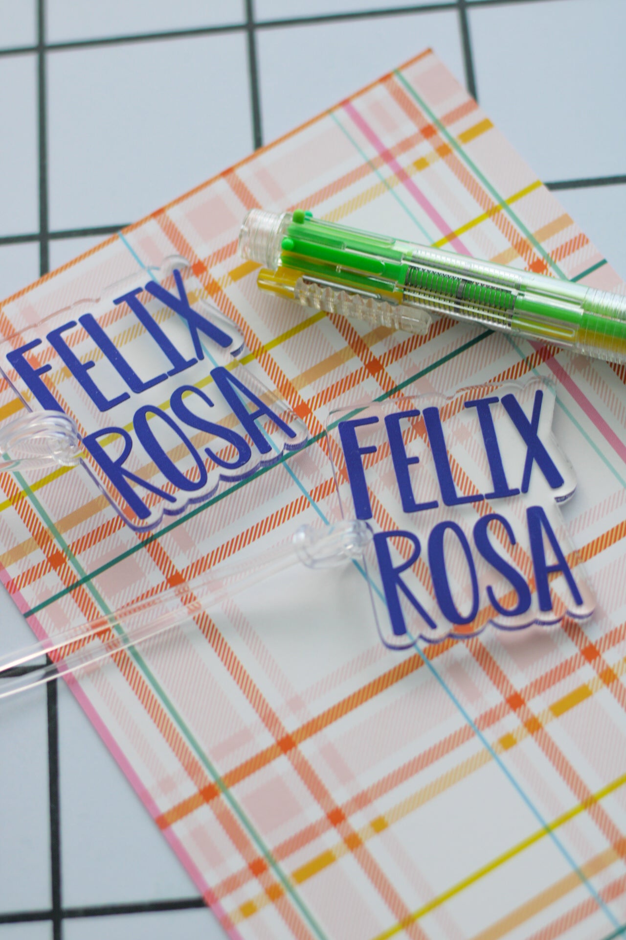 Name Tag Acrílico - Full Name (Boy)