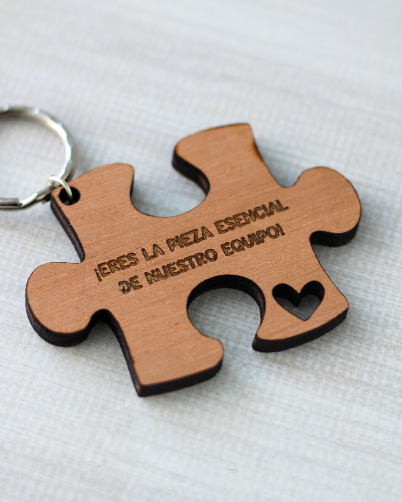 “Pieza Esencial” | Llavero Personalizado