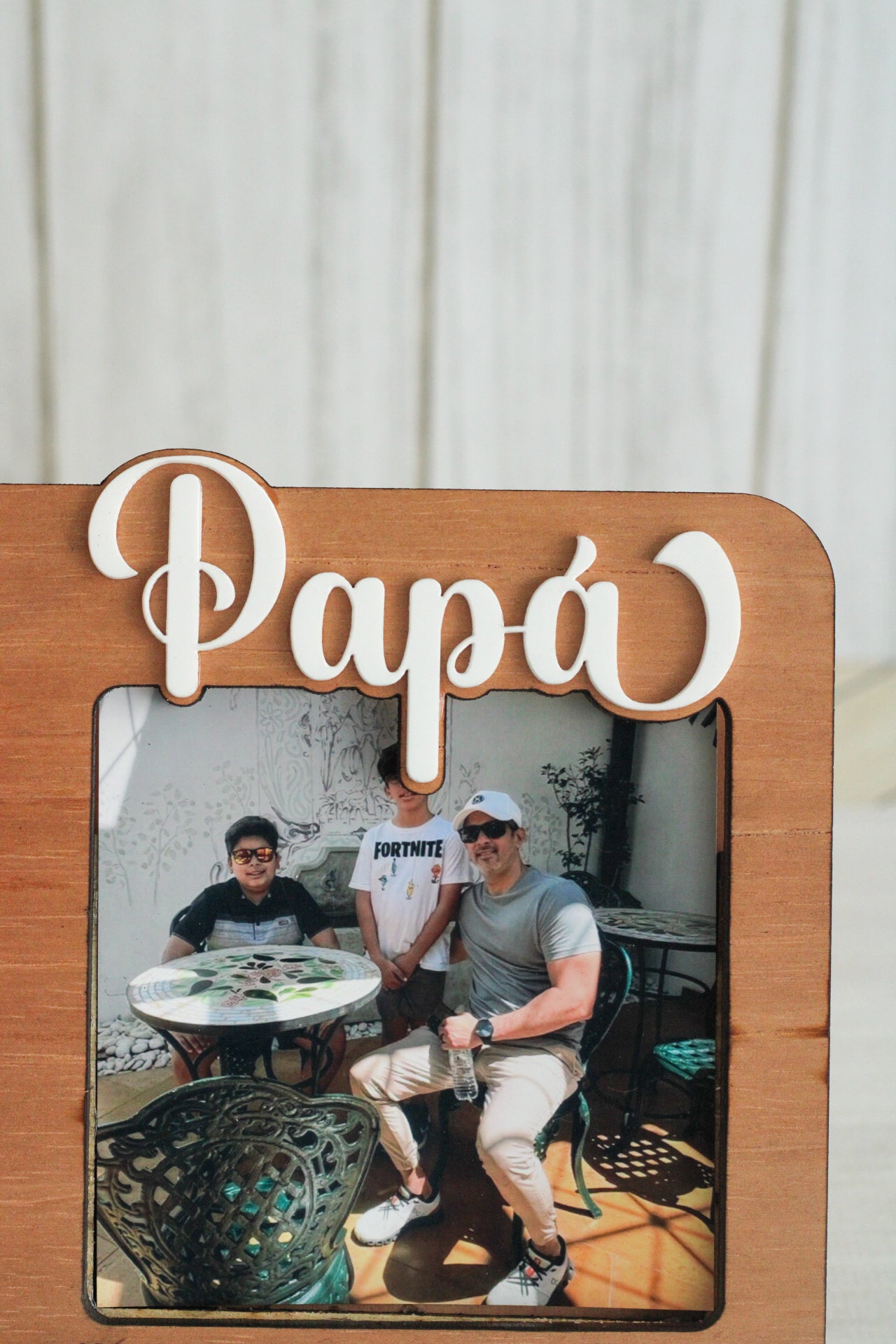 Arturo Cellphone Desk Stand - Edición Padres