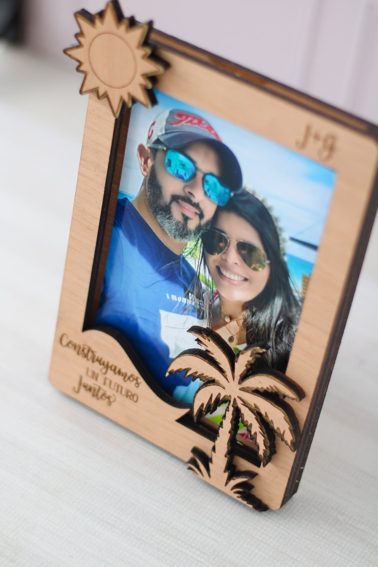 Porta Retrato de Madera Amor Tropical