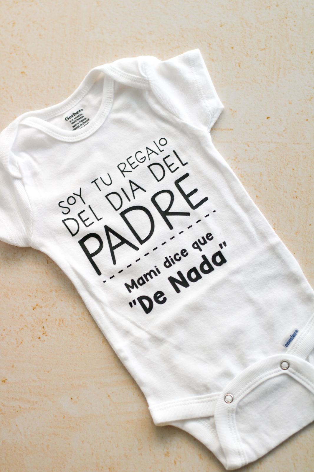 Onesie de Bebé 👶✨ “Soy tu regalo del Día del Padre”