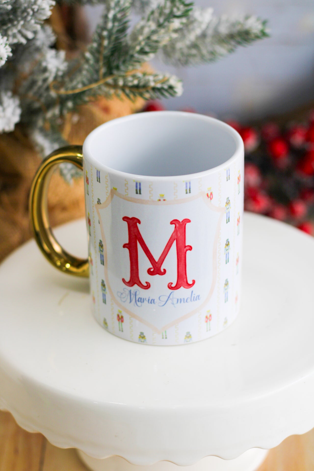 Taza “Nutcracker Monogram” – Edición Especial de Navida