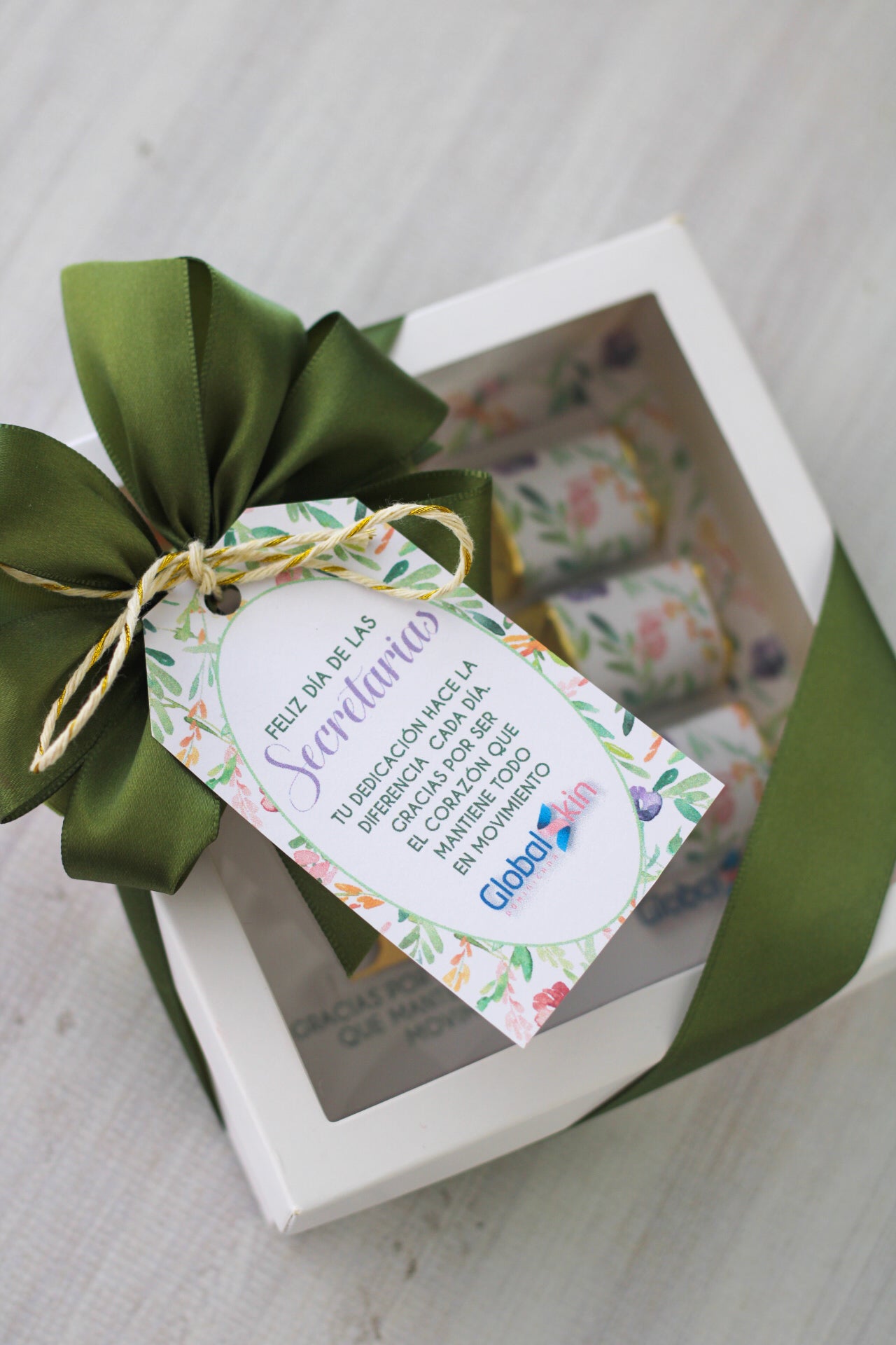 Sweet Touch Keychain Gift Set  - Olivia (Ed. Secretrias)