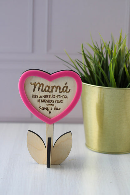 Flor de Madera con Corazón — Mamá