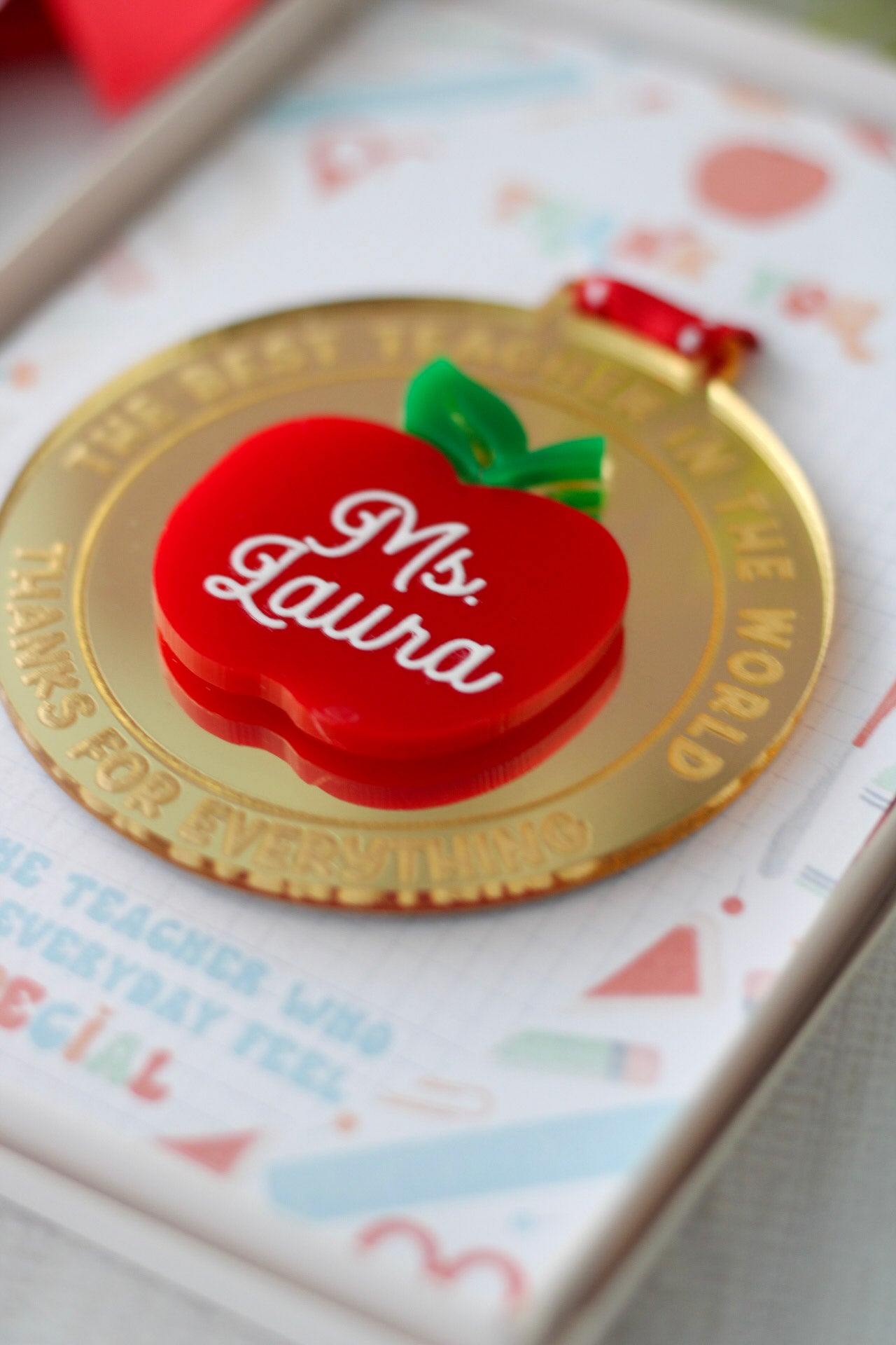 Medalla Best Teacher | Teachers Edition