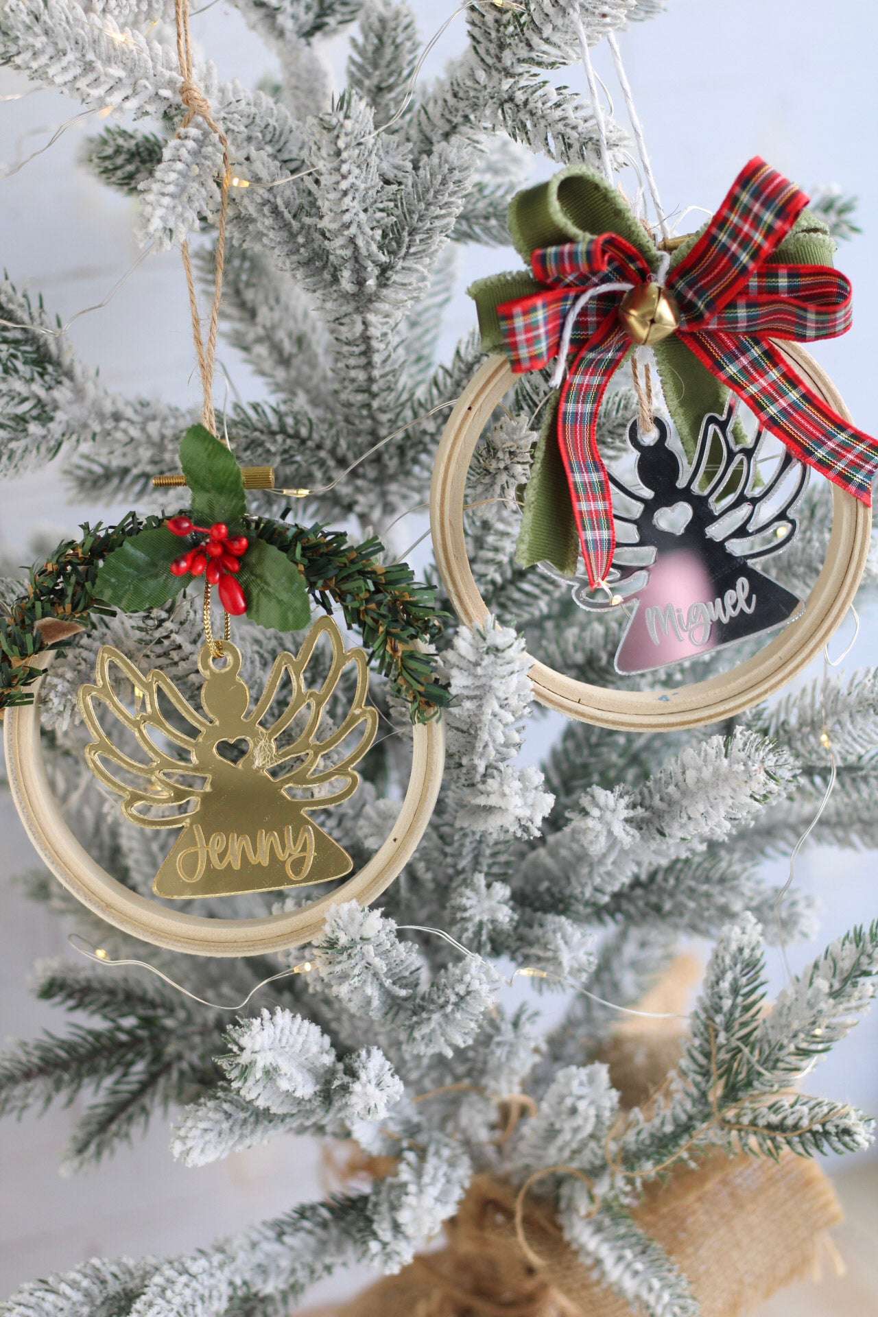 Ornamento - Rustic Holly Angel (Bow)