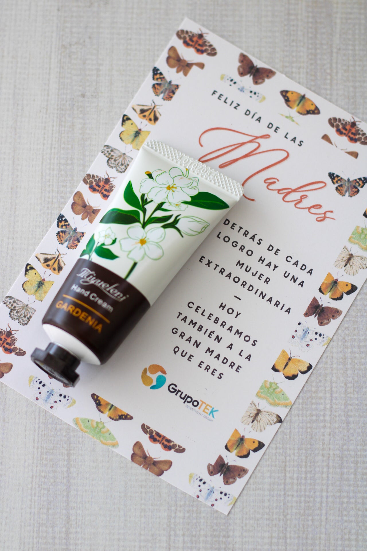 Pretty Hands Gift Set – Farfalle (Ed.Madres)