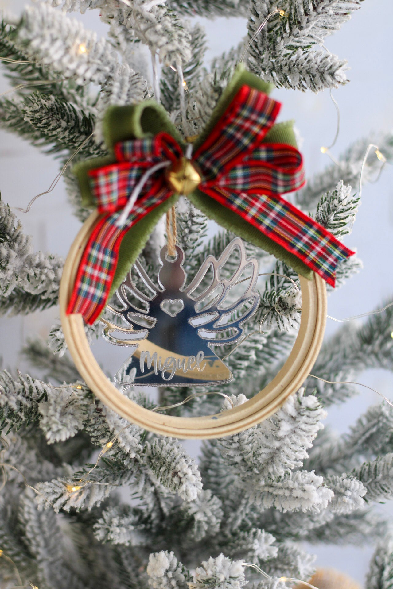 Ornamento - Rustic Holly Angel (Bow)