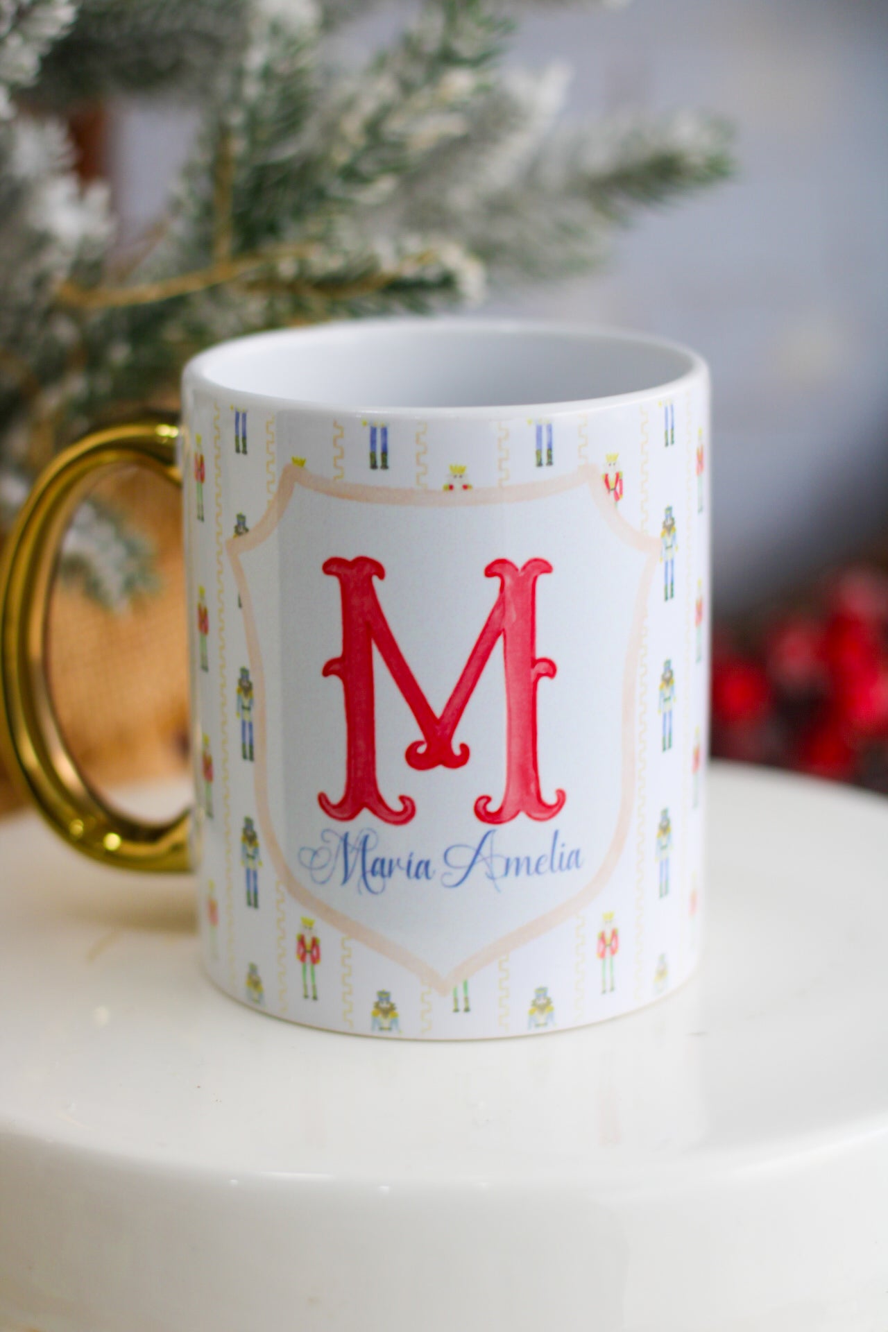 Taza “Nutcracker Monogram” – Edición Especial de Navida