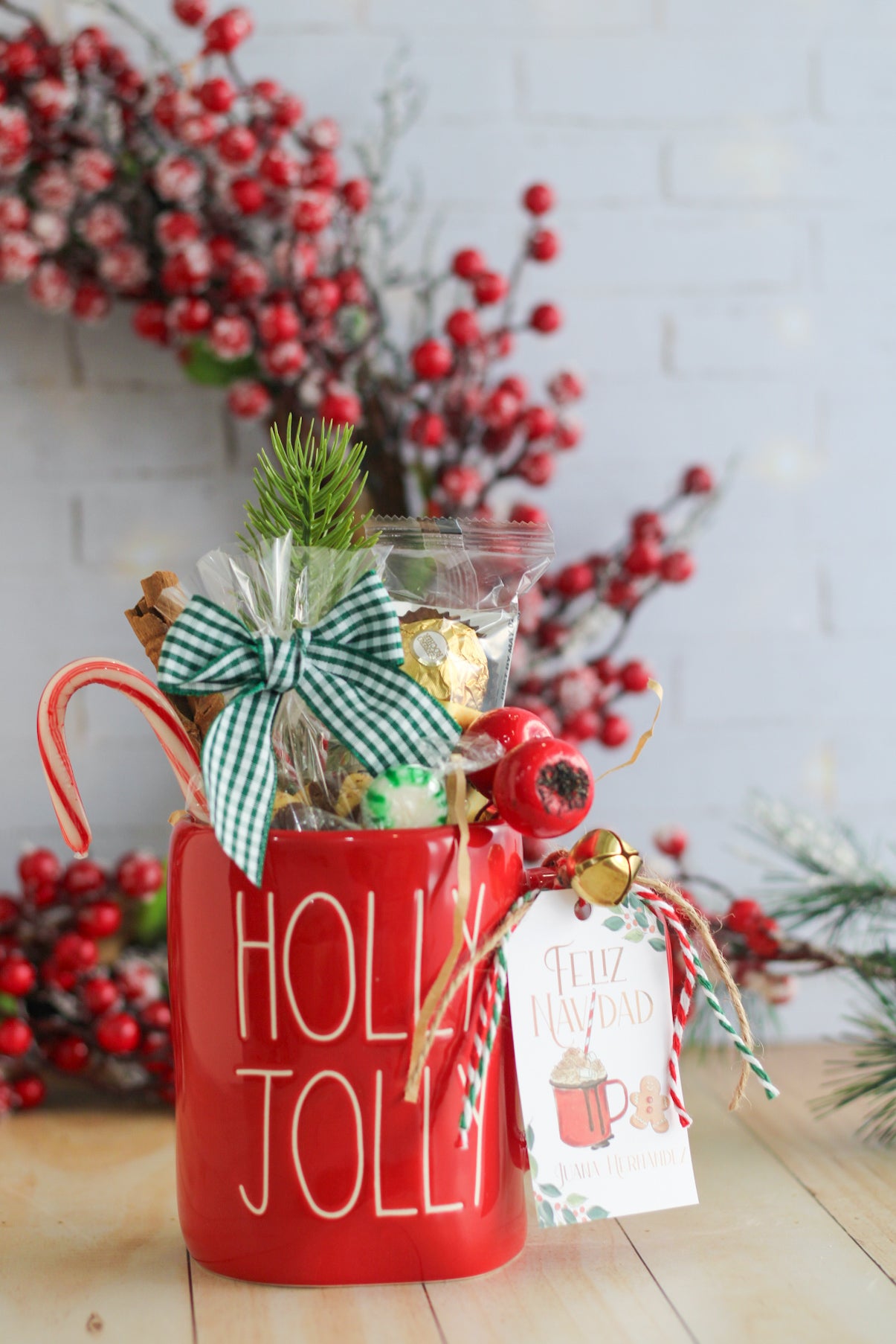 Holly Jolly Mug Gift Set