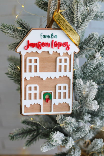 Ornamento Big Cozy Home - Nuestra Primera Navidad (Large Home)
