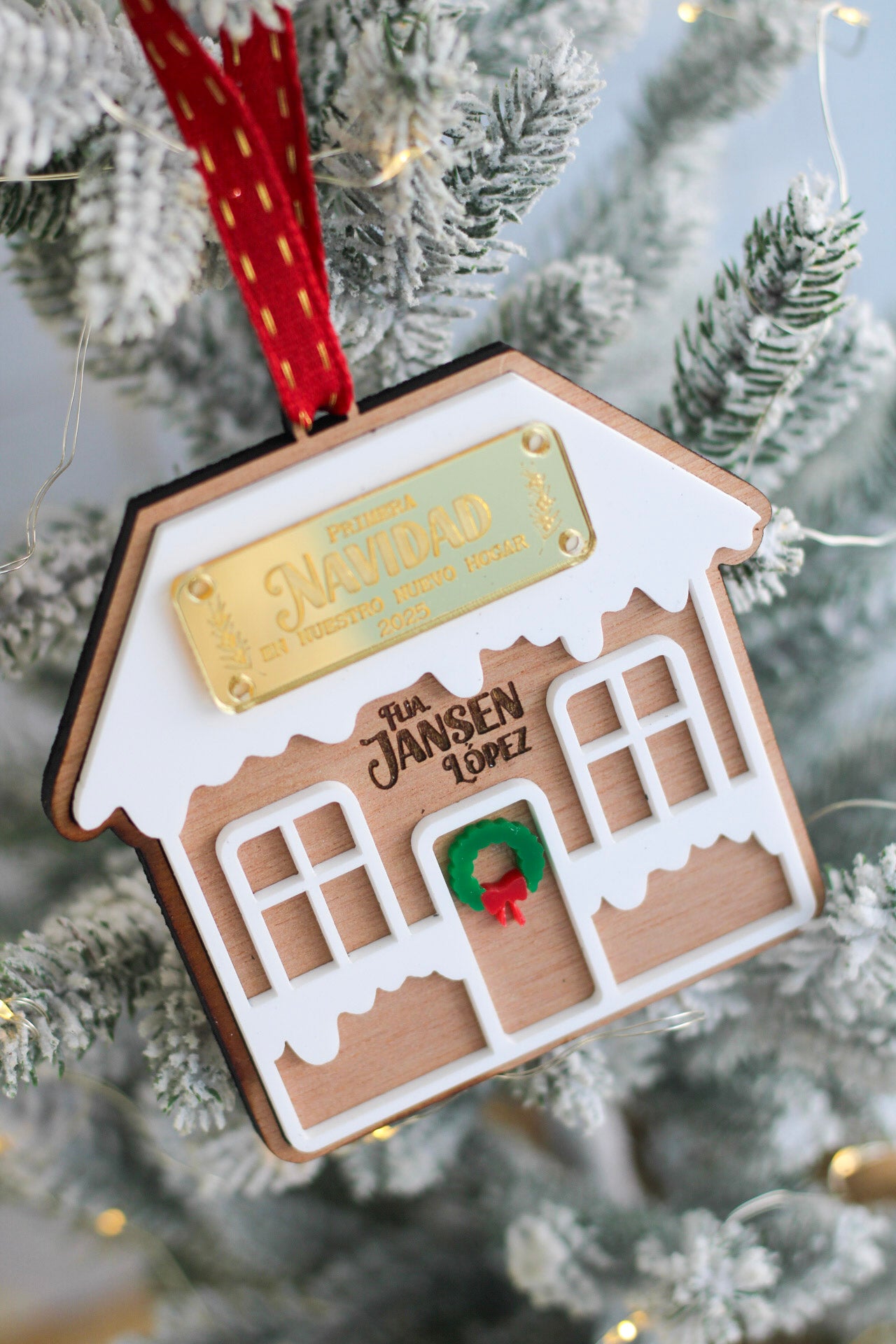 Ornamento Cozy Home - Nuestra Primera Navidad