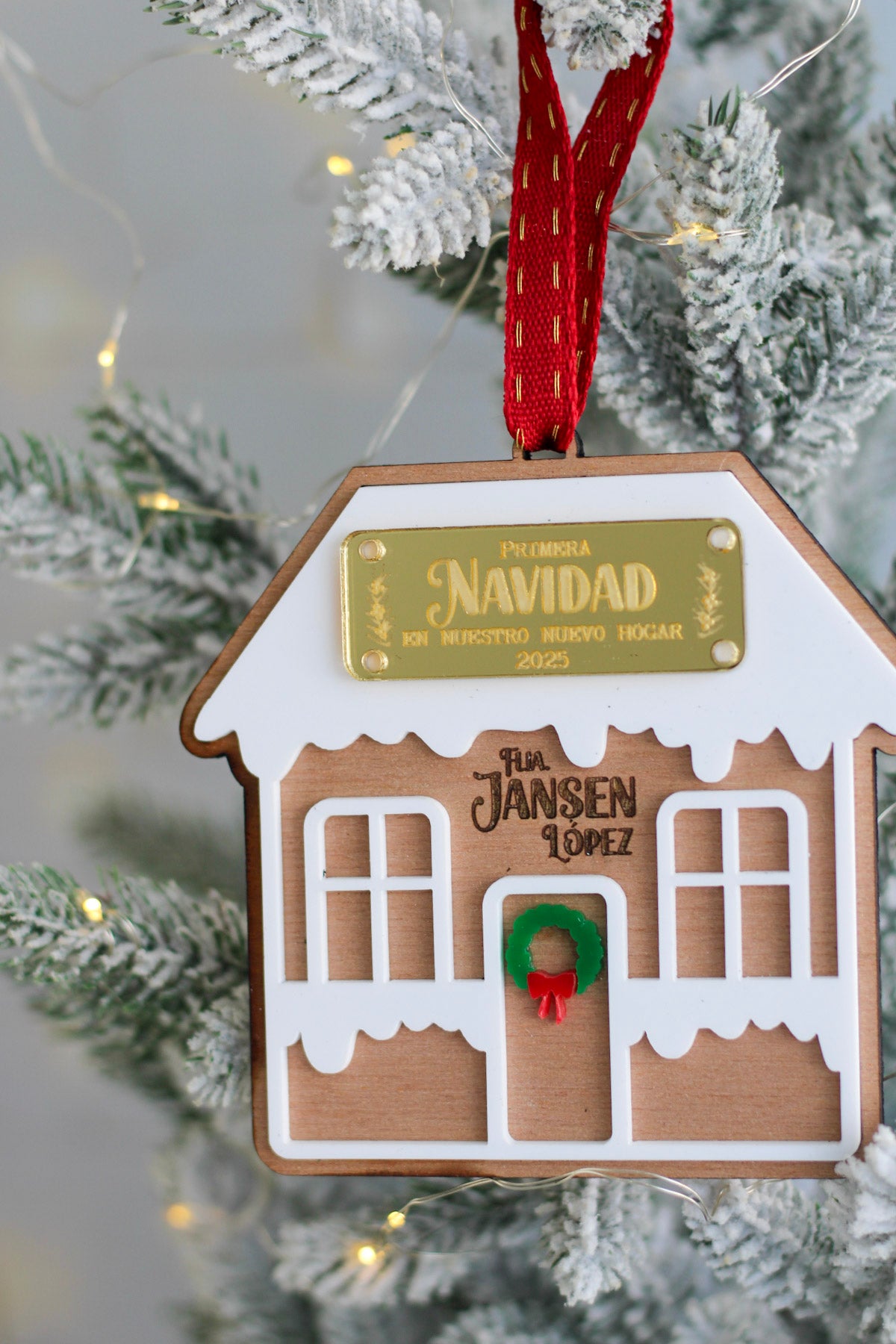 Ornamento Cozy Home - Nuestra Primera Navidad