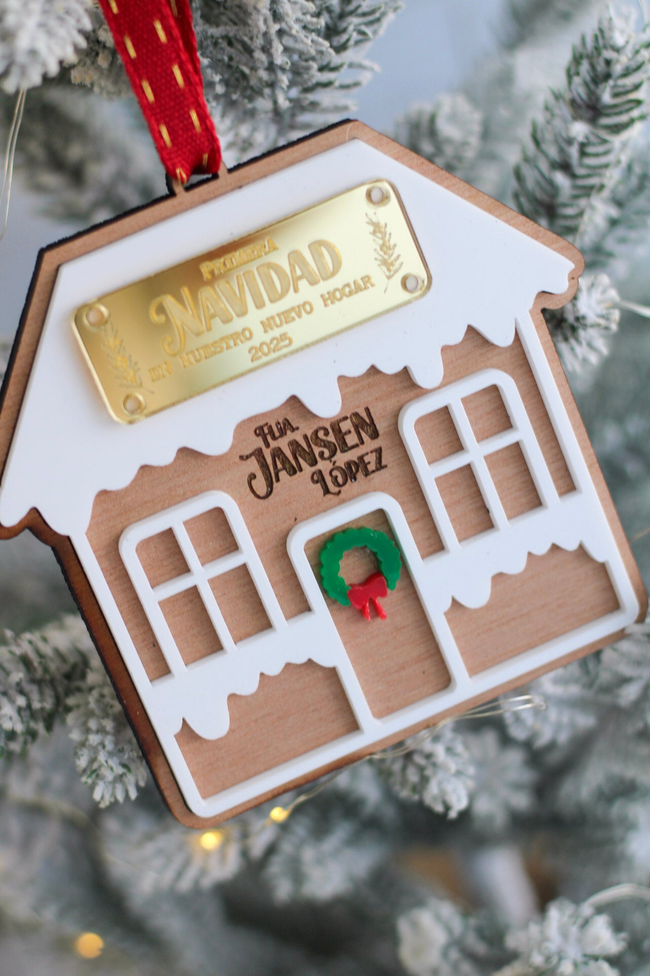 Ornamento Cozy Home - Nuestra Primera Navidad