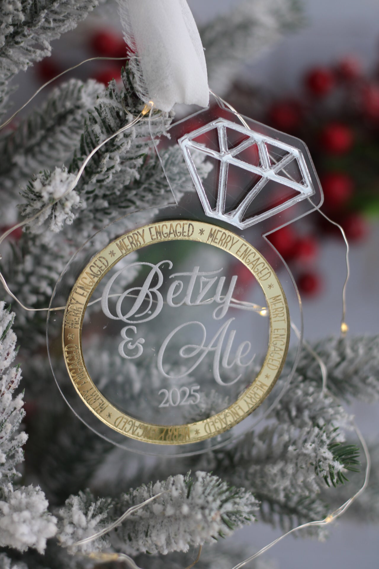 Ornamento “Merry Engaged