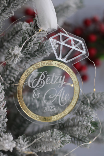 Ornamento “Merry Engaged