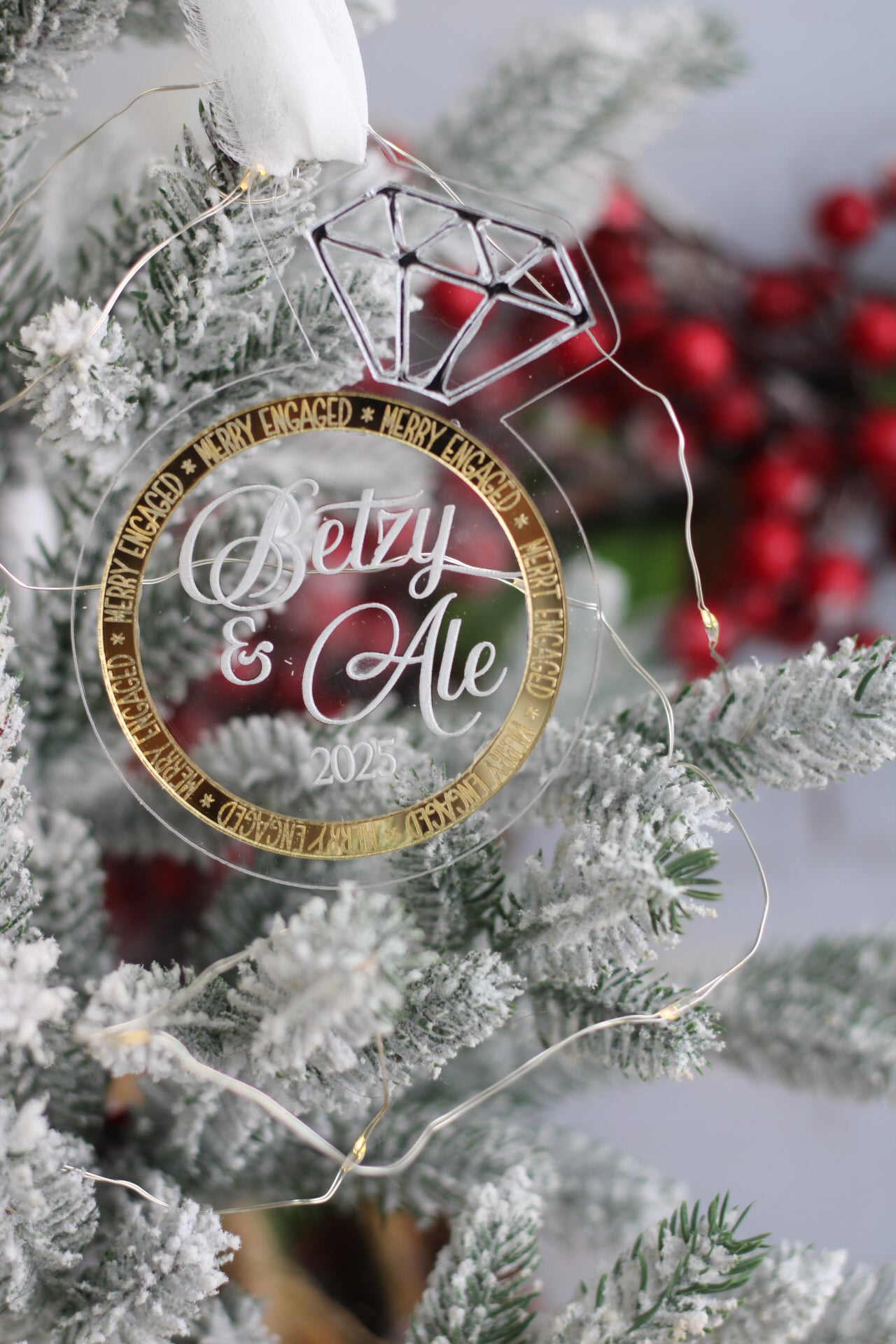 Ornamento “Merry Engaged