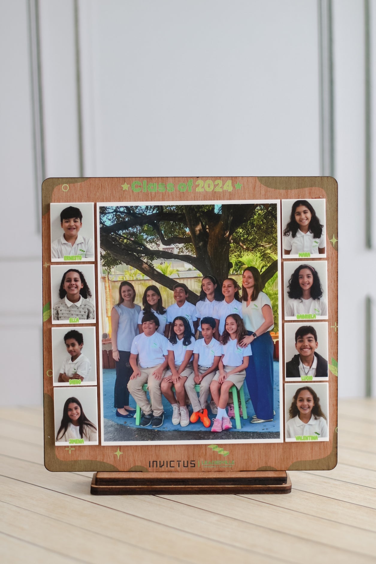 Cuadro de Recuerdo Escolar “End of an Era”