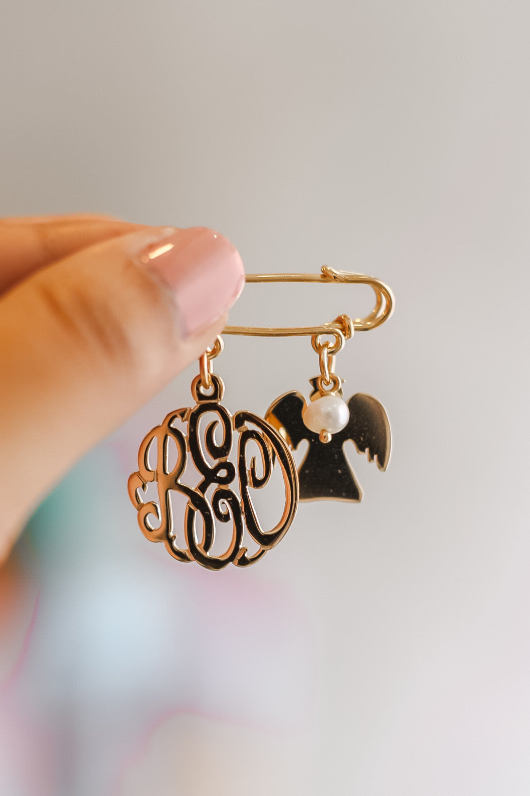 Baby Pin Tope de Chambra + 2 Charms