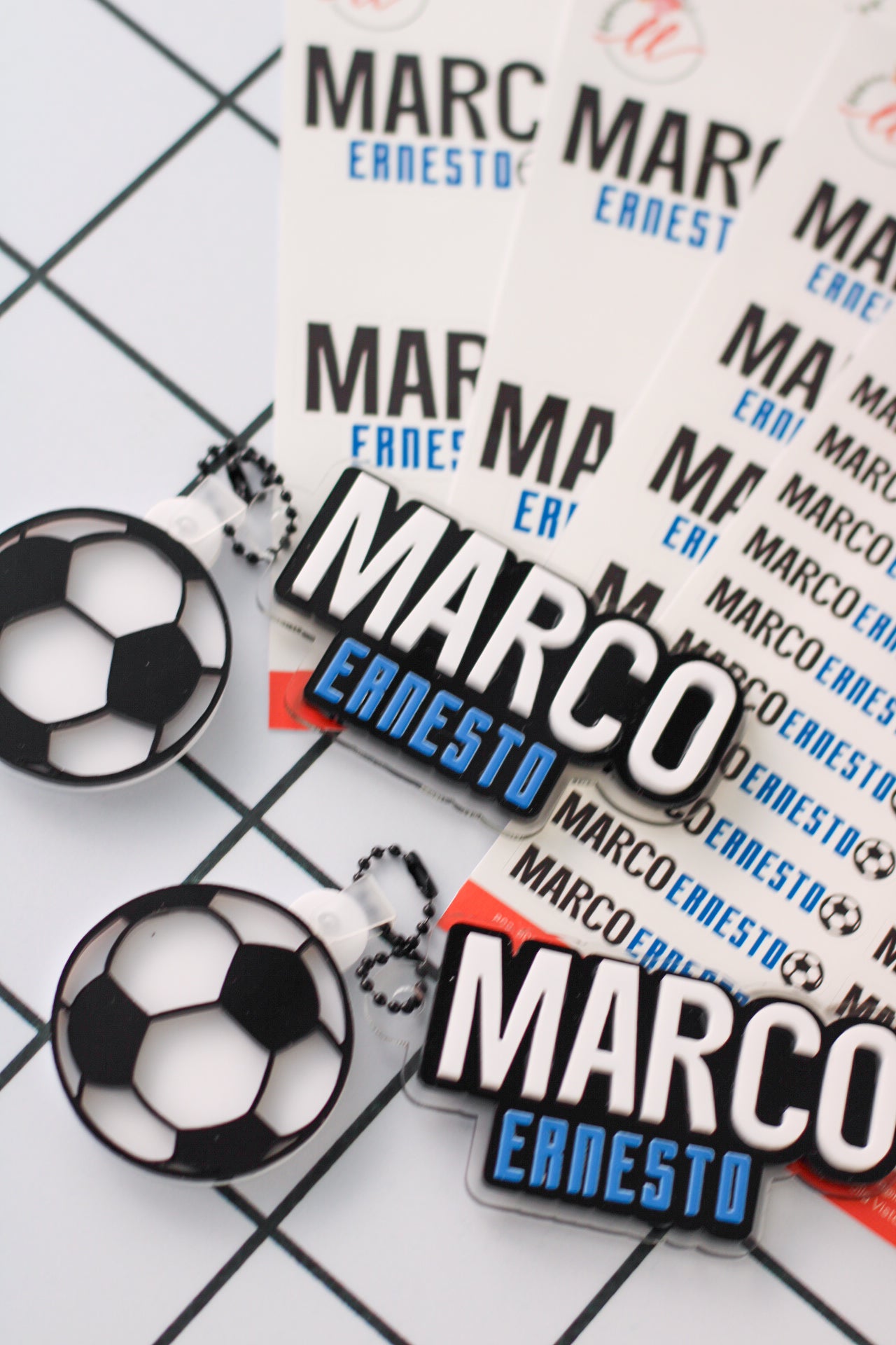 BACK TO SCHOOL Deluxe Set Night Match - tag escolar negro personalizado con charm de balon de futbol - LL Studio