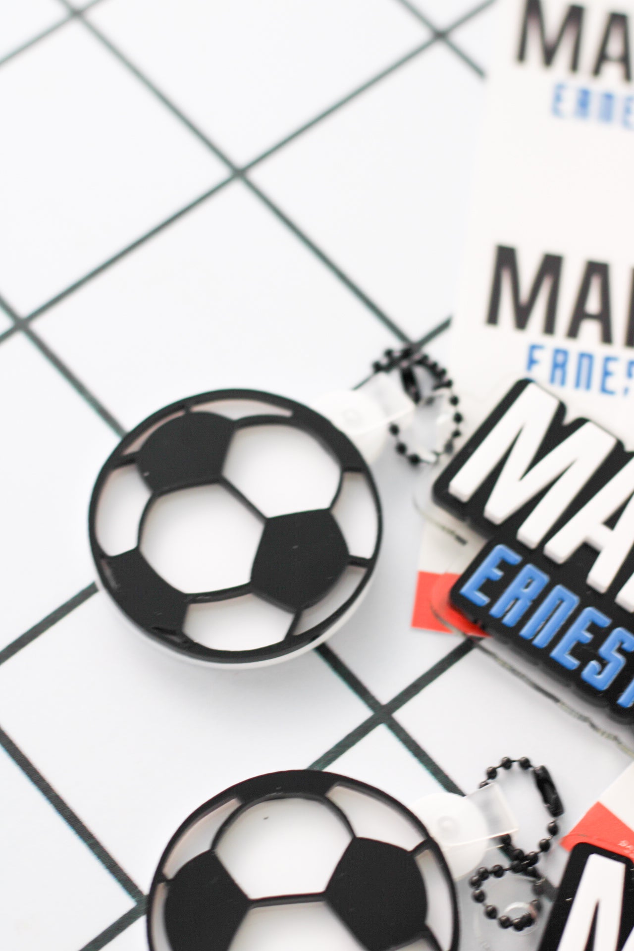 BACK TO SCHOOL Deluxe Set Night Match - tag escolar negro personalizado con charm de balon de futbol - LL Studio