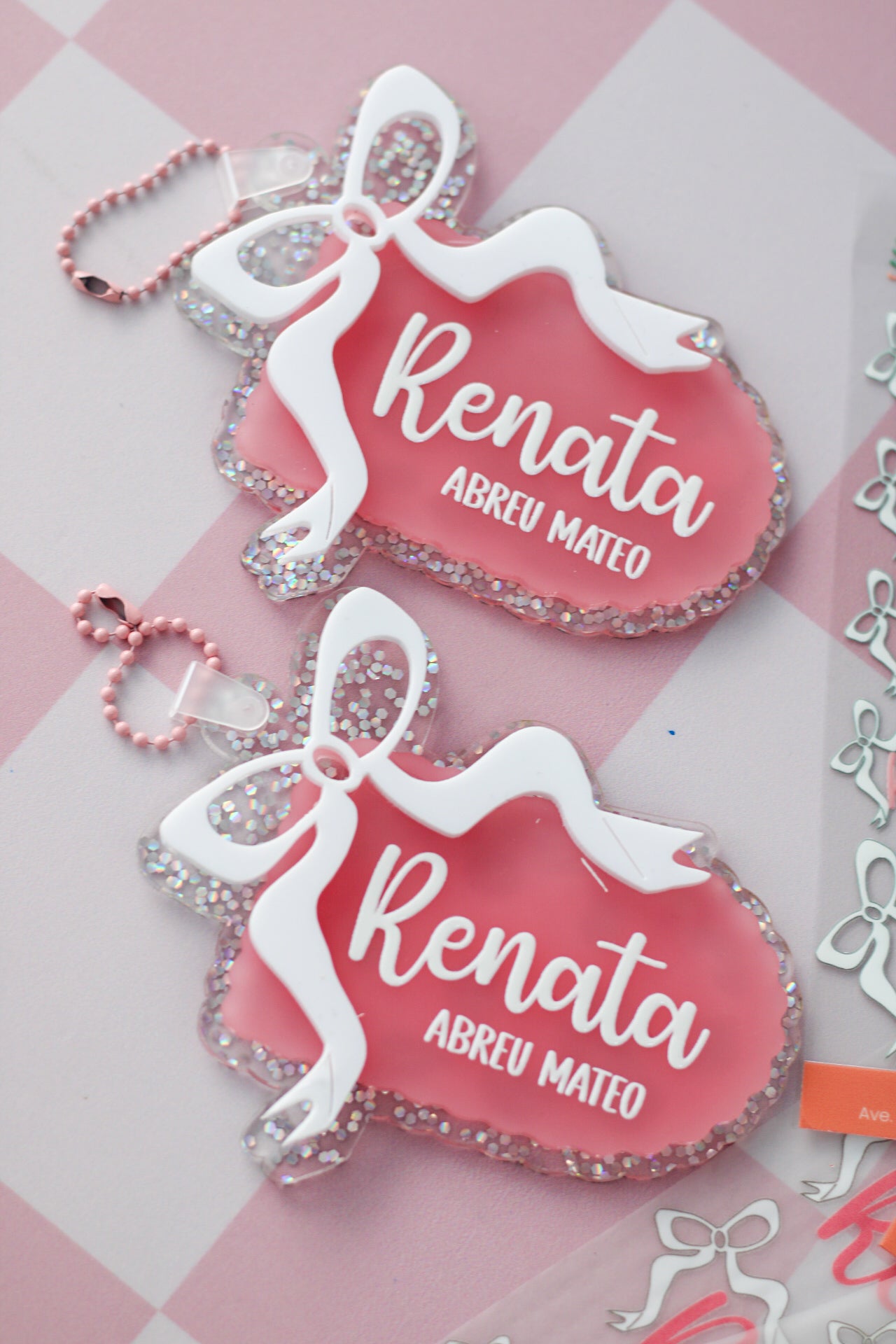 BACK TO SCHOOL Deluxe Set Coral Ribbon - tag escolar personalizado rosa coral con lazo blanco y glitter - LL Studio