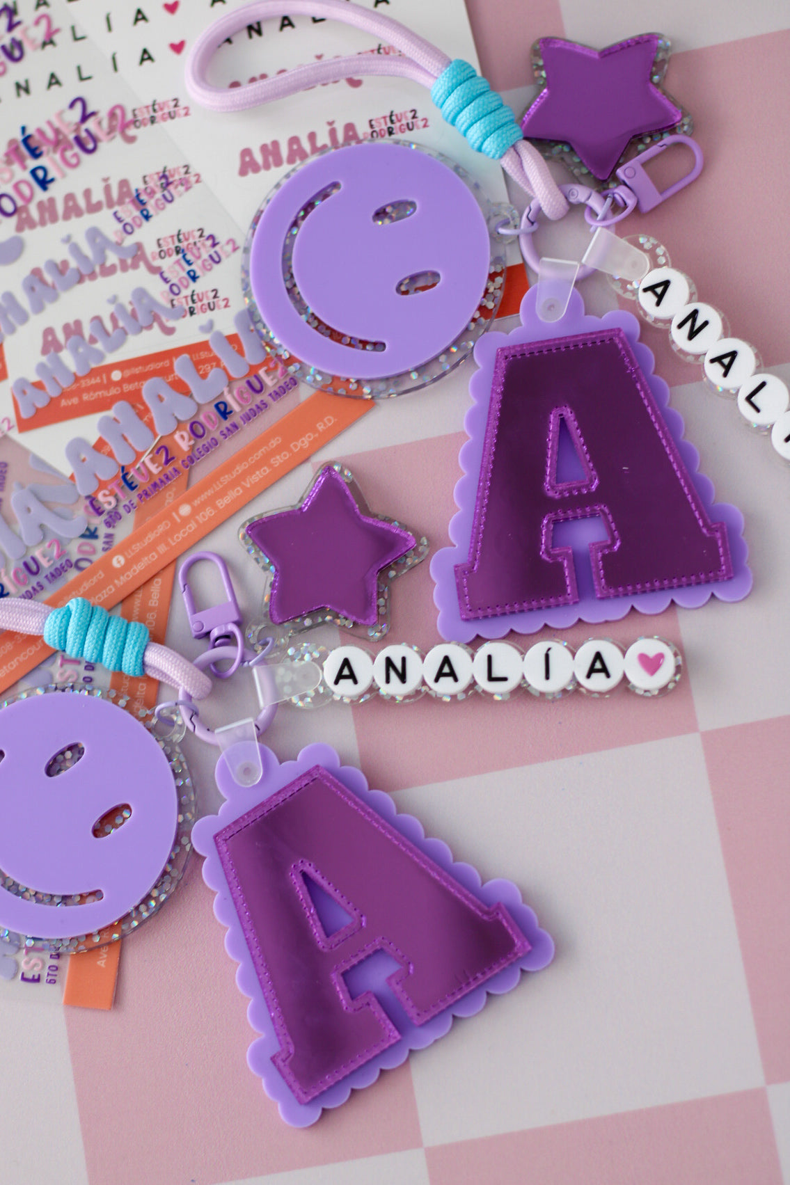 BACK TO SCHOOL Deluxe Set Varsity Violet - tag escolar personalizado con inicial varsity y nombre en cuentas - LL Studio