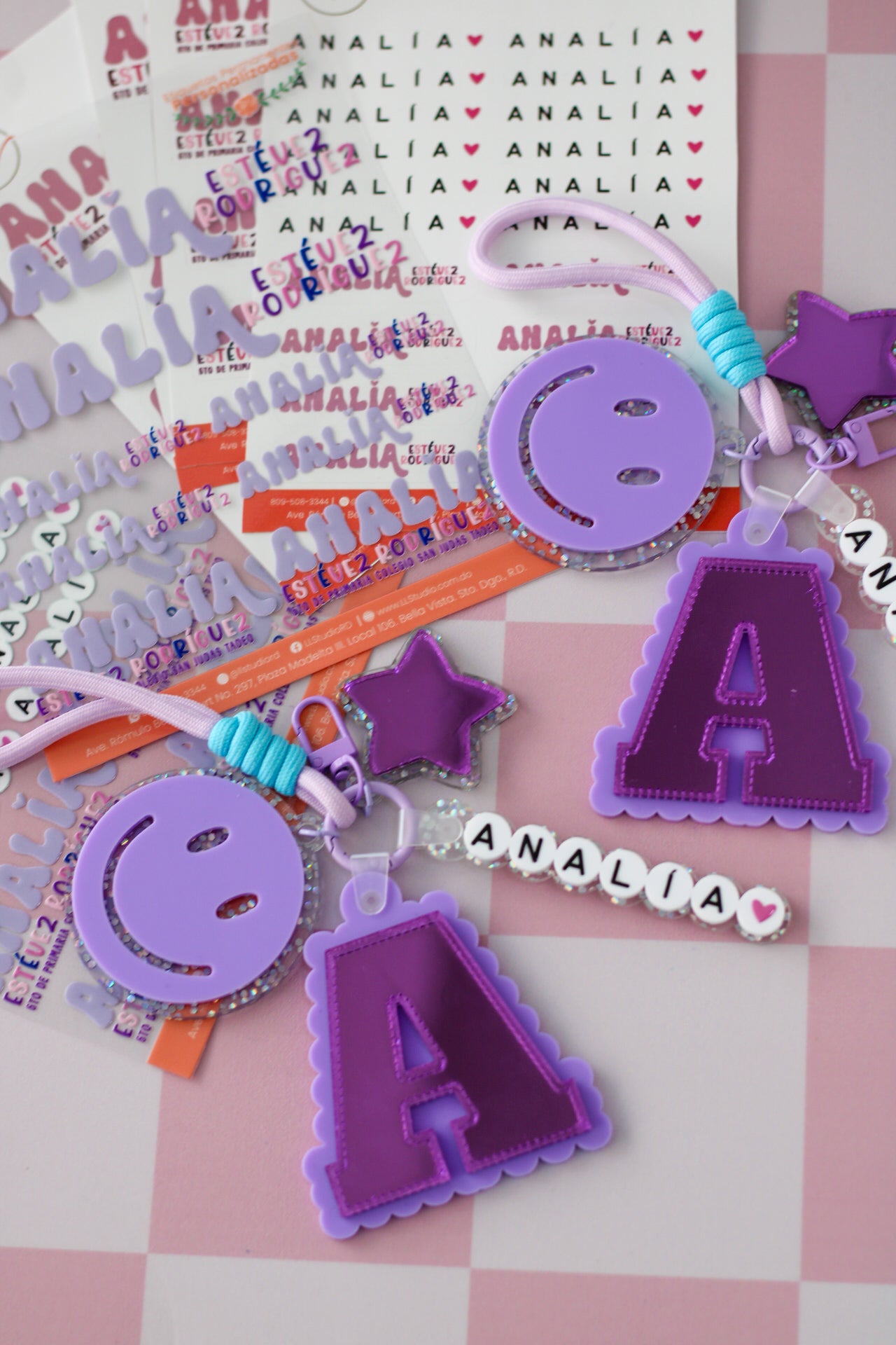 BACK TO SCHOOL Deluxe Set Varsity Violet - tag escolar personalizado con inicial varsity y nombre en cuentas - LL Studio