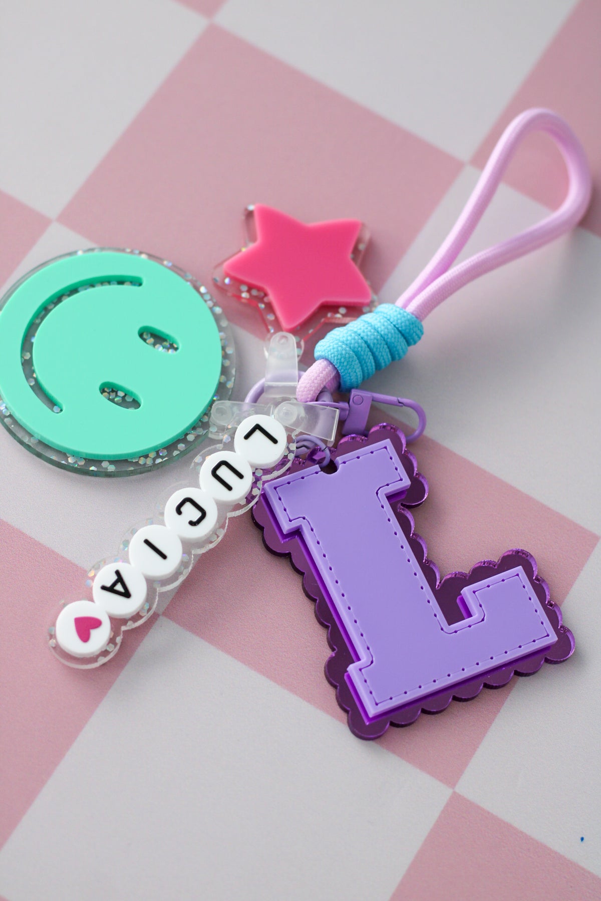 Insignia Smiley Star - LL Studio