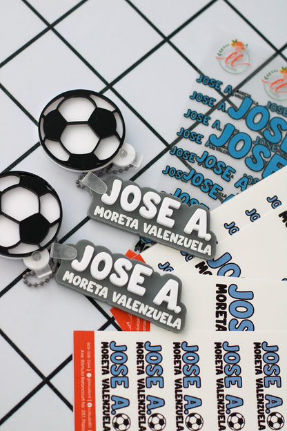 BACK TO SCHOOL Deluxe Set Free Kick - tag escolar nombre completo con charm de balon de futbol - LL Studio