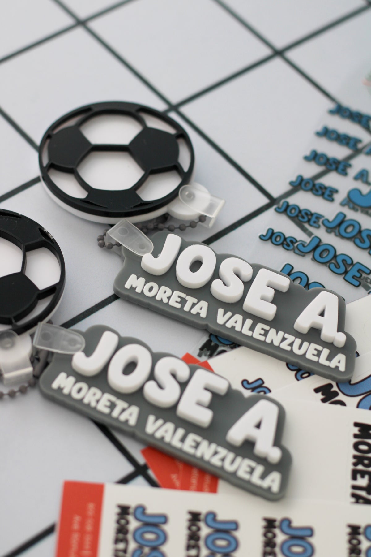 BACK TO SCHOOL Deluxe Set Free Kick - tag escolar nombre completo con charm de balon de futbol - LL Studio