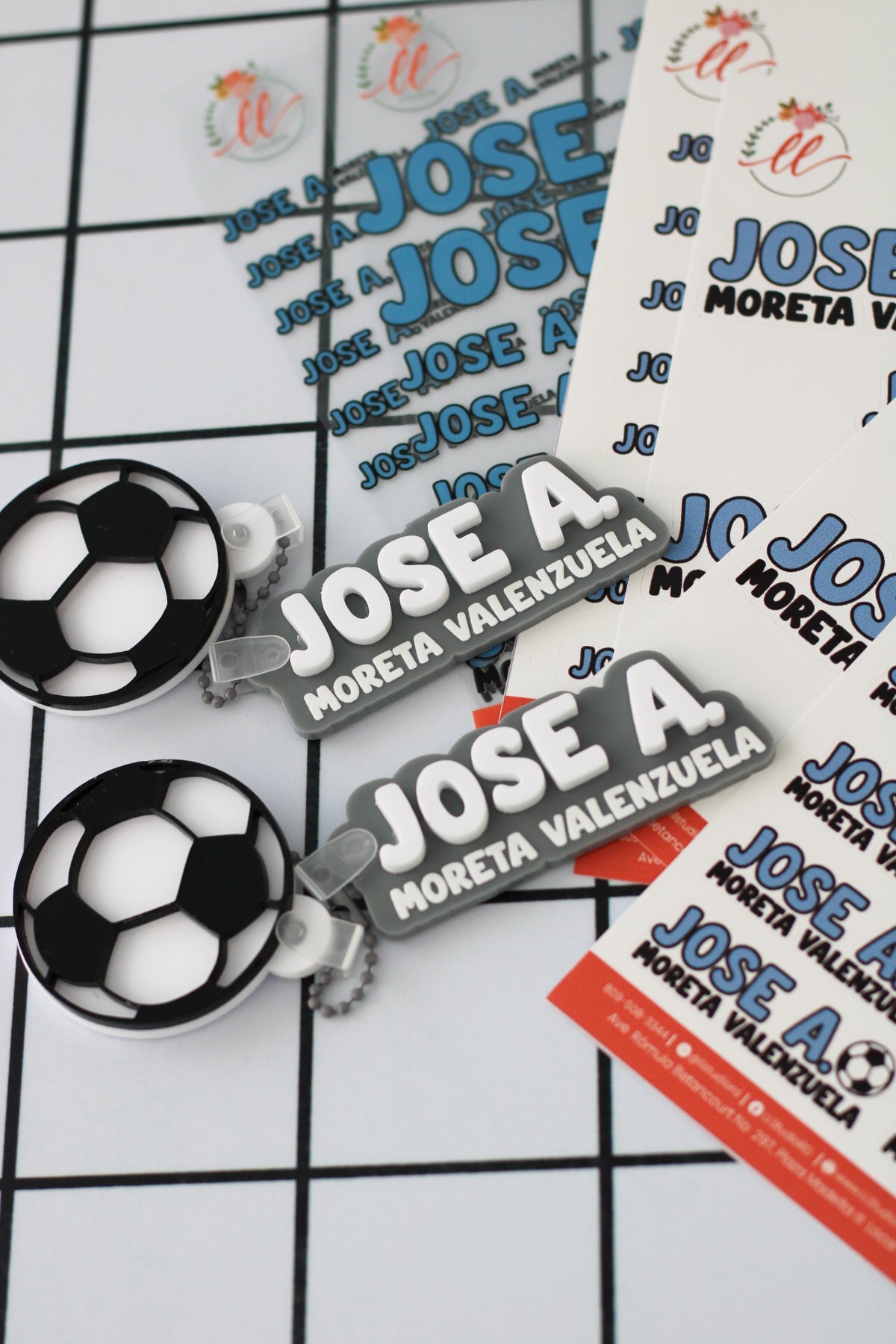 BACK TO SCHOOL Deluxe Set Free Kick - tag escolar nombre completo con charm de balon de futbol - LL Studio