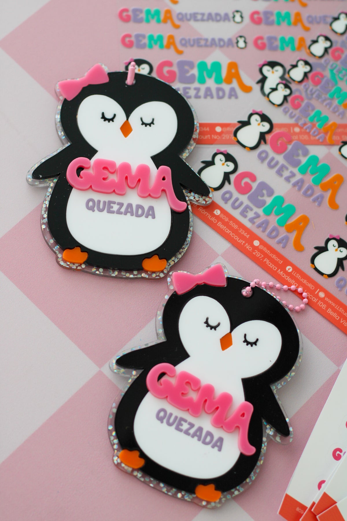 BACK TO SCHOOL Deluxe Set Sleepy Penguin - tag escolar en forma de pingüino con glitter iridiscente - LL Studio