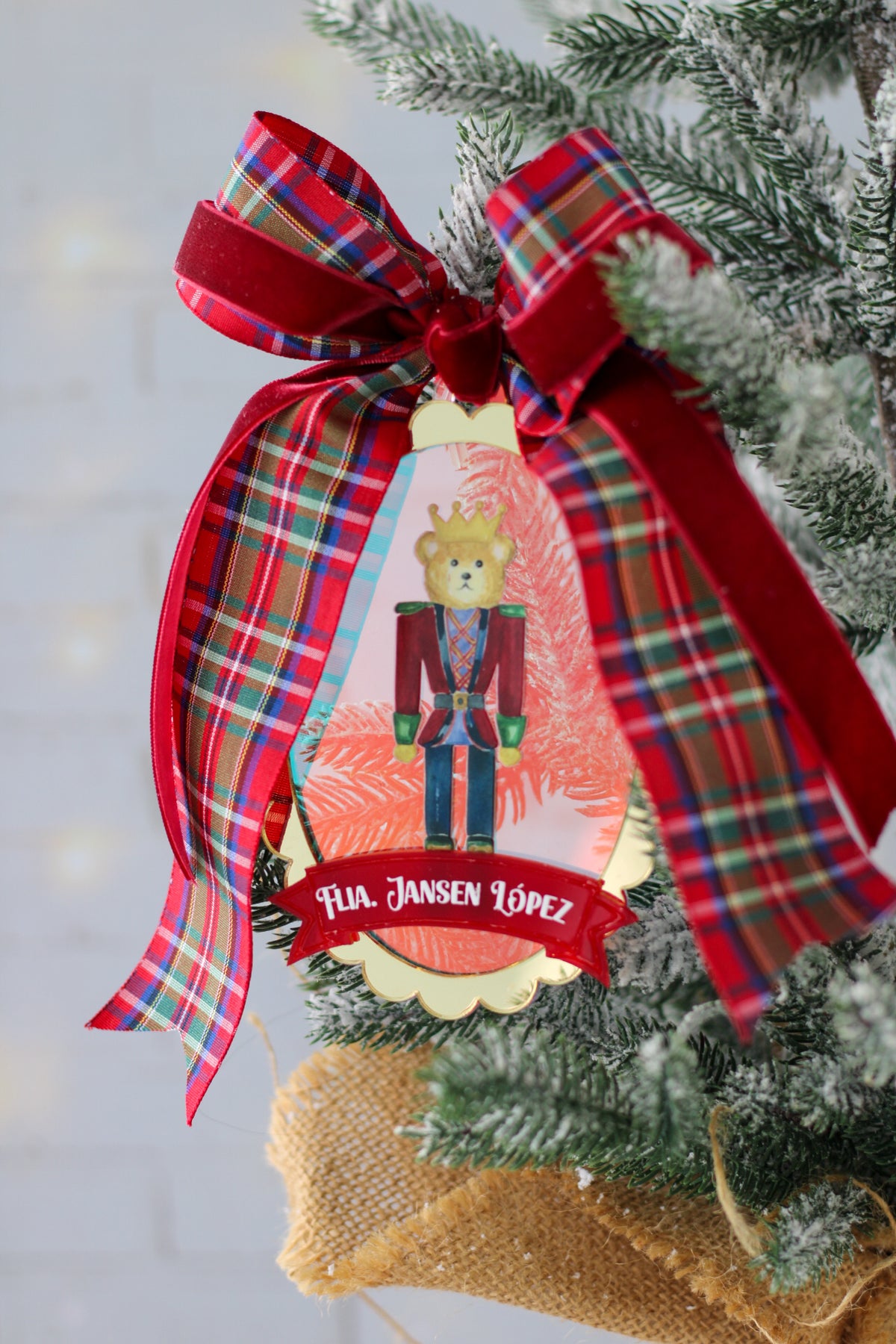 Ornamento Familiar con Lazo Tartán | Bear-y Dear Nutcrackers - LL Studio